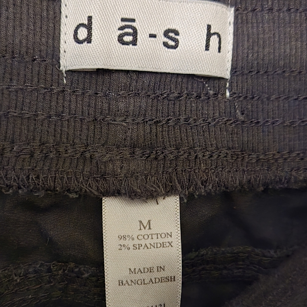Dash Cropped Cargo Capris